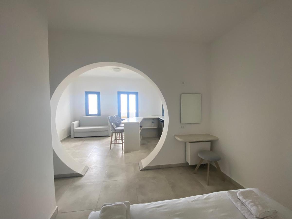 Ena Suites Santorini Pýrgos Exterior foto
